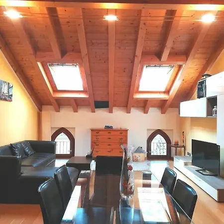 Daire La Corte House *